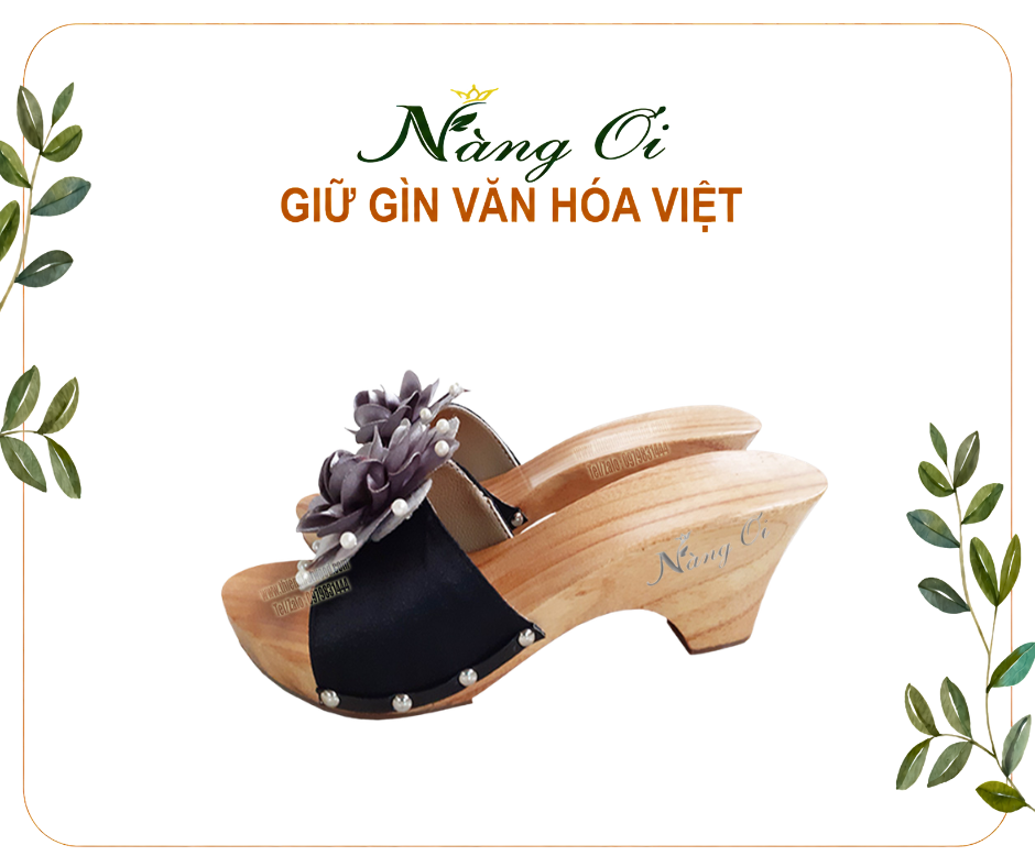 guốc gỗ làm từ gỗ xoan, cao 7cm với quai đen đínnh hoa hạt cườm